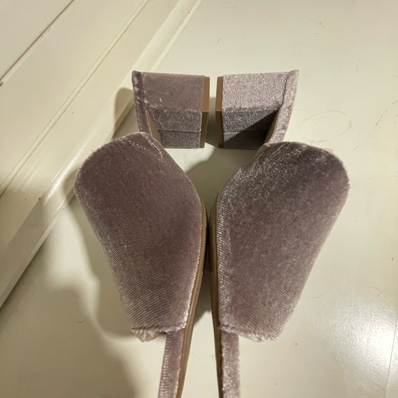 Old navy plush plum / lavender slides. - Picture 3 of 4